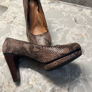 Sofft Snake skin Pumps